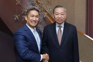 越共中央总书记、国家主席苏林会见美国代理海军部长高雄。（图片来源：越通社）