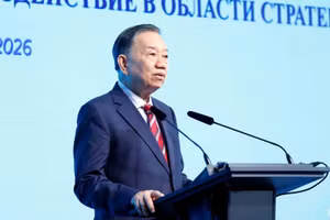 越共中央总书记、国家主席苏林在论坛上发表讲话。（图片来源：越通社）