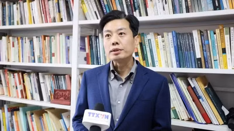 中国人民大学国际关系学院教授崔守军。（图片来源：越通社）
