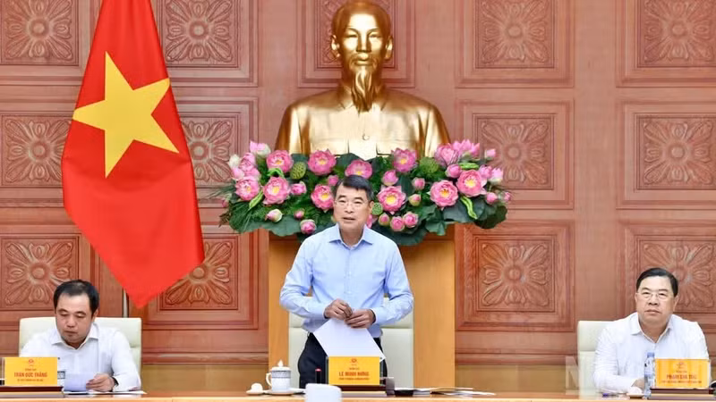 黎明兴总理主持会议。