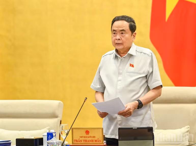 越南国会主席陈青敏在闭幕式致辞。