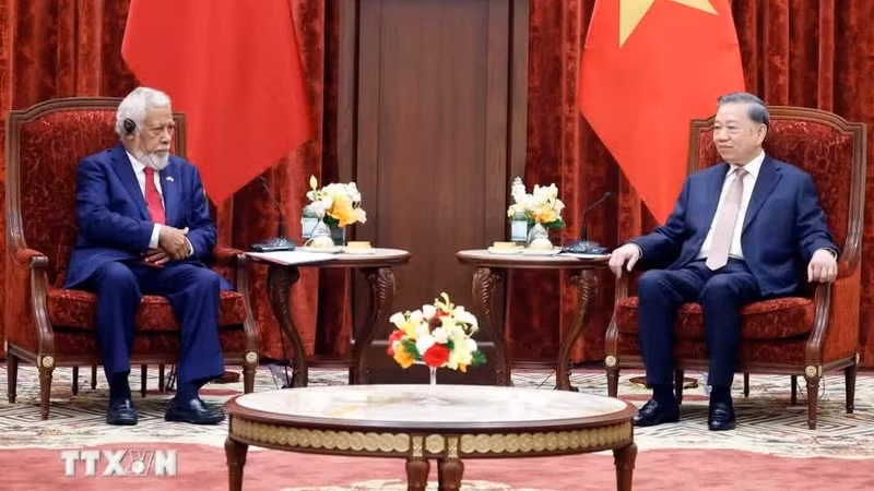 越共中央总书记、国家主席苏林会见东帝汶总理古斯芒。（图片来源：越通社）