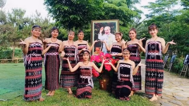 “胡伯伯在同胞心中”系列活动在越南各民族文化旅游村举行。（图片来源：越南各民族文化旅游村）