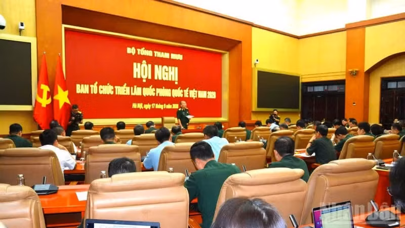 2026年越南国际防务展组委会会议。（图片来源：越通社）