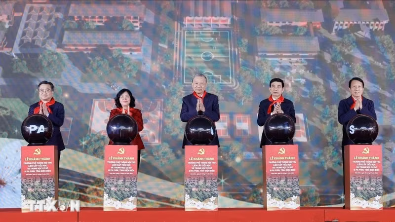 苏林总书记出席奠边省西巴品九年一贯制寄宿学校落成典礼。（图片来源：越通社）