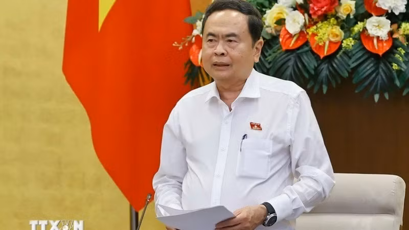 国会主席陈青敏在会上发表讲话。（图片来源：越通社）