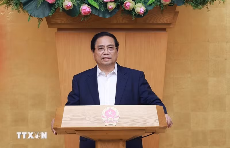越南政府总理范明正主持2025年9月政府立法专题会议。（图片来源：越通社）