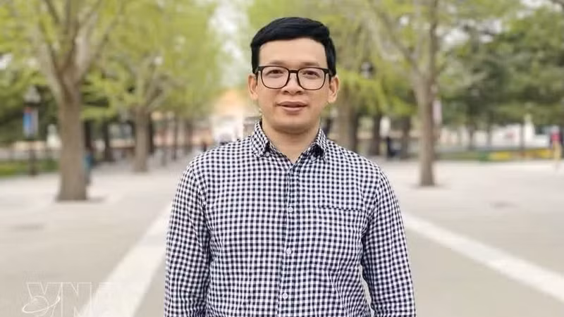 在中国科学院数学与系统科学研究院（AMSS）工作的阮国兴副教授。（图片来源：越通社）