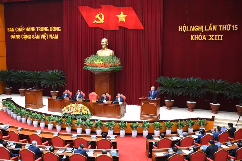 越共第十三届中央委员会第十五次会议隆重开幕。（登科 摄）