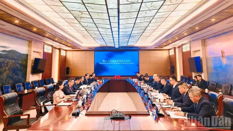 2026年7月在中国举行的第十八次越中海关反走私合作会议现场。
