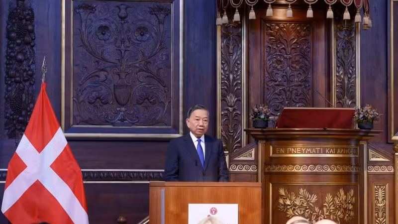 越共中央总书记、国家主席苏林在哥本哈根大学发表施政演讲。（图片来源：越通社）