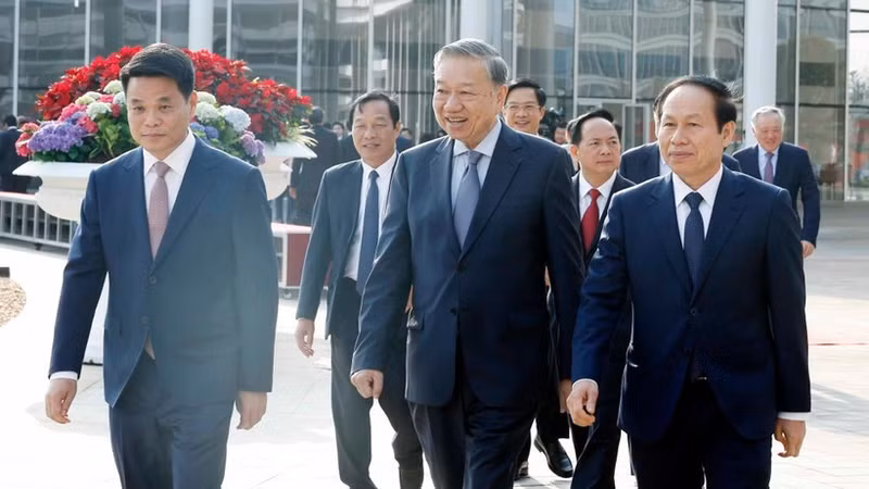 越共中央总书记苏林同越共海防市委员会举行工作会议【组图】
