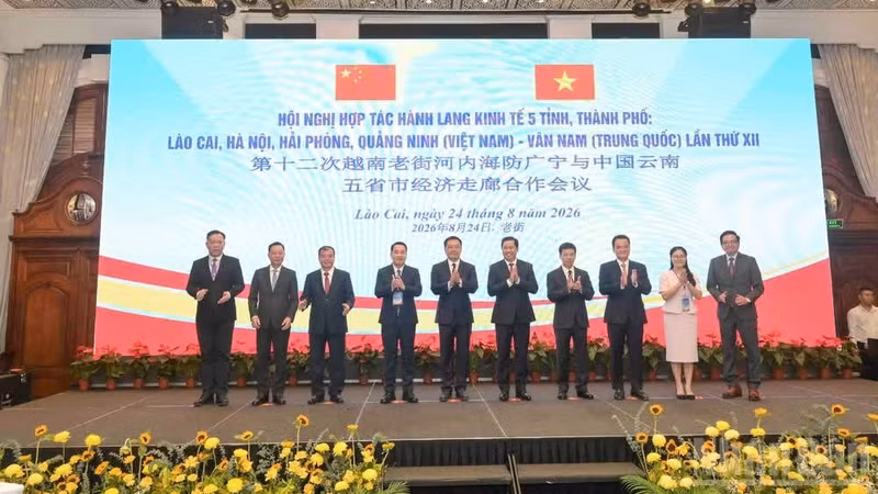 8月24日，第十二次越南老街、河内、海防、广宁与中国云南五省市经济走廊合作会议在老街省沙坝坊举行。