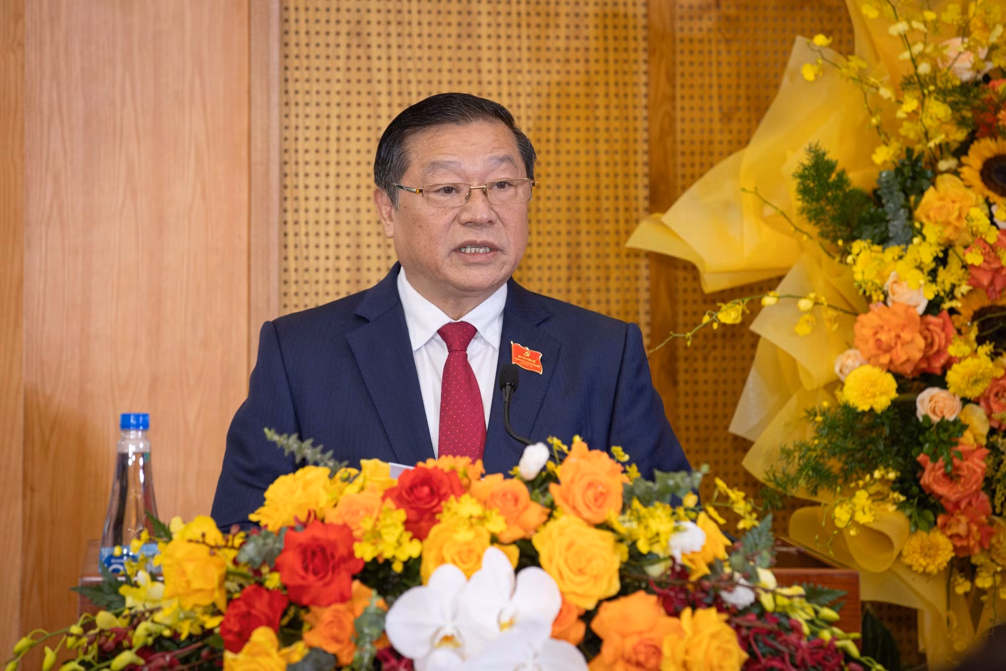 越共中央委员、2020—2025年任期越共中央宣教部党委书记、中央宣教与民运部常务副部长赖春门致开幕词。