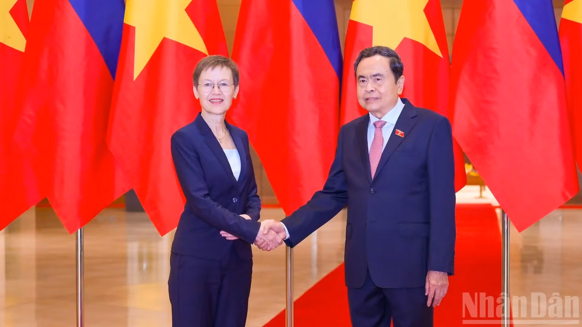 越南国会主席陈青敏与列支敦士登公国首相布丽吉特·哈斯。（世大 摄）