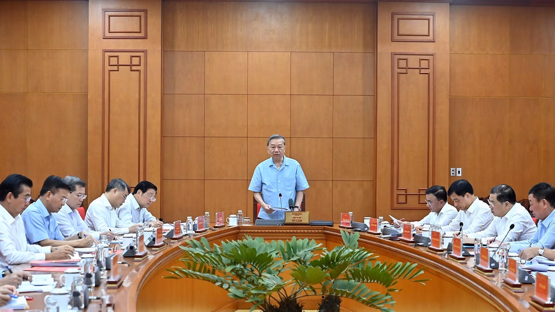 苏林总书记主持召开越共中央反腐败、反浪费和反消极现象指导委员会常务委员会会议。