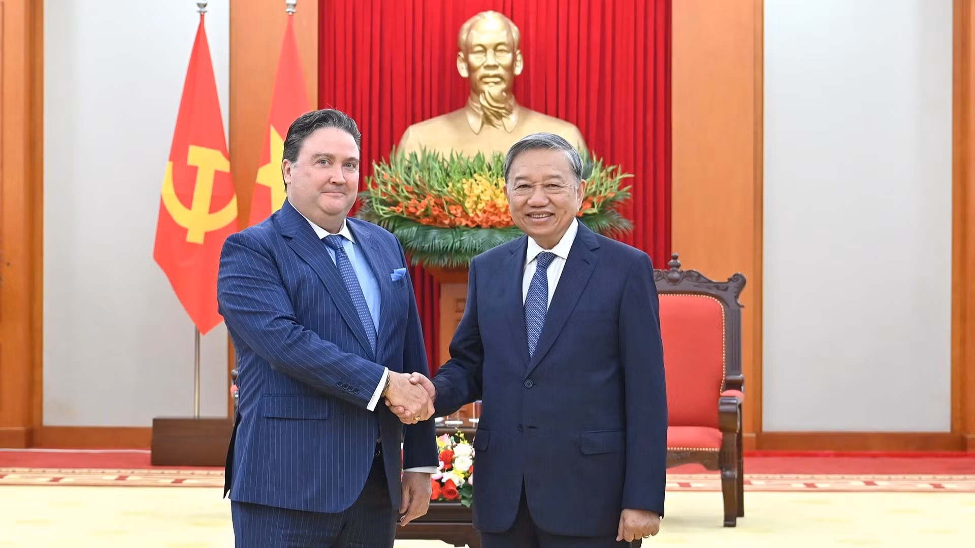 苏林总书记会见美国驻越大使马克·纳珀。
