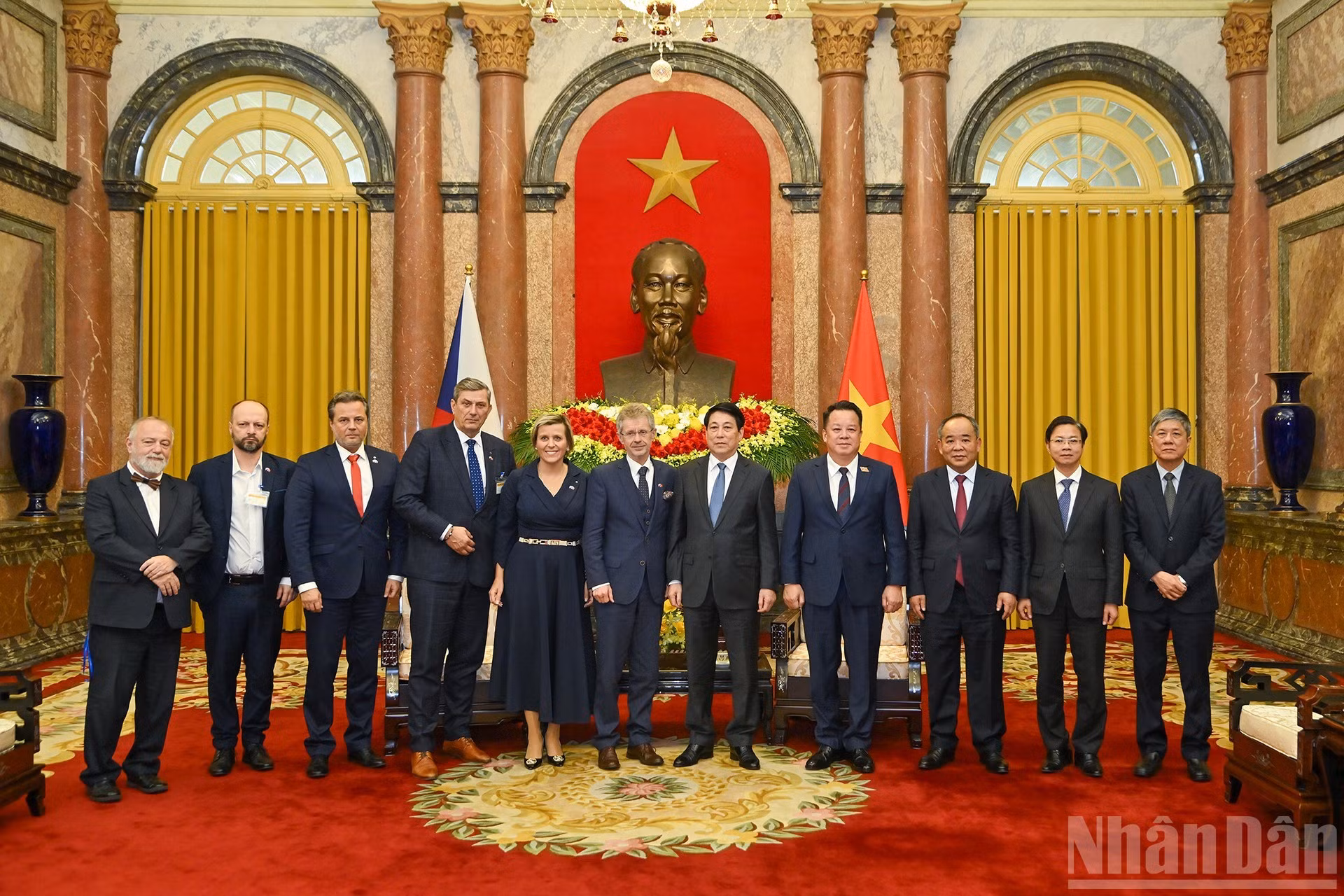 luongcuong8.jpg