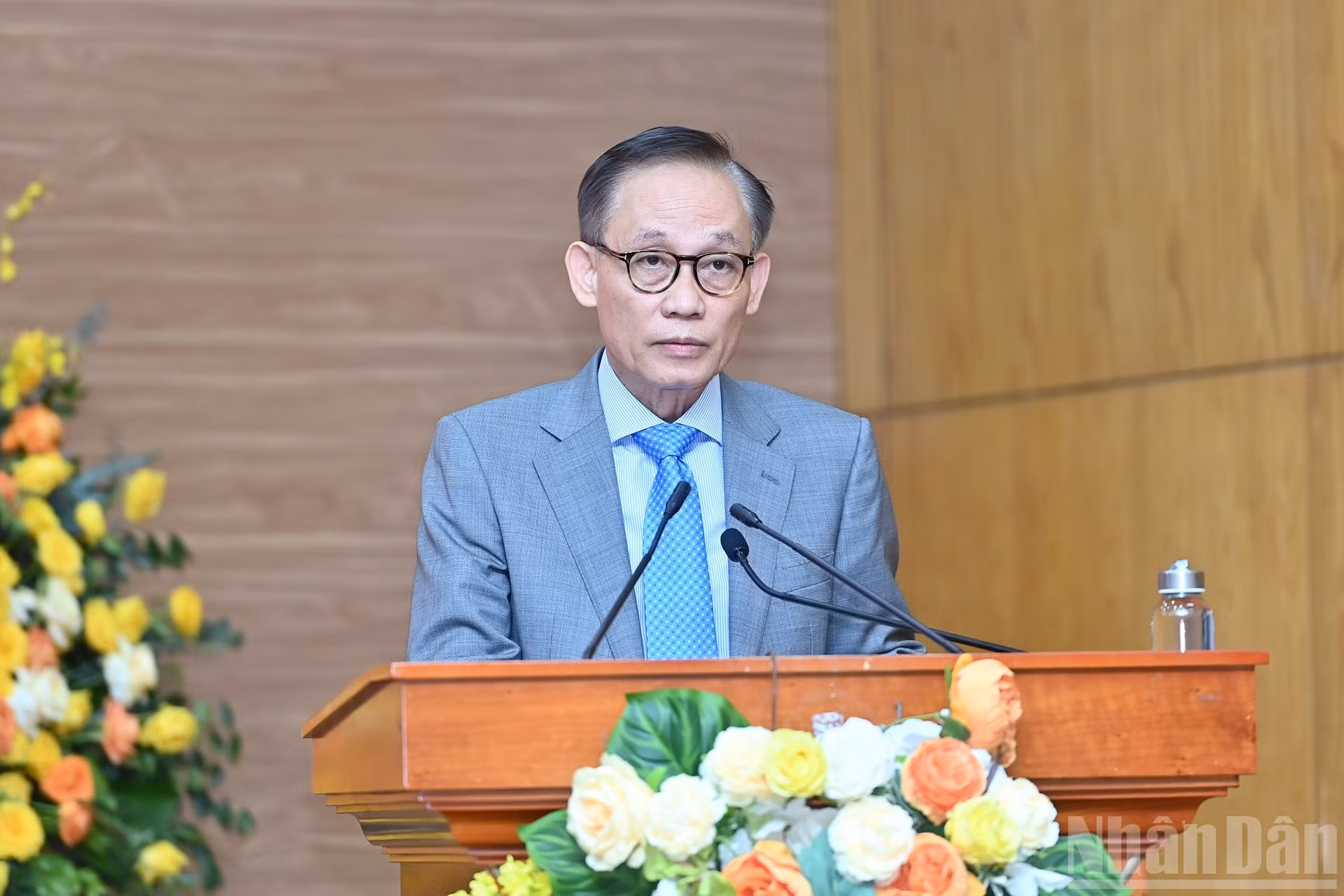 黎怀忠同志在大会上发表指导讲话。