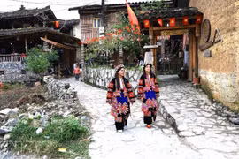 宣光省倮倮寨社区旅游村内的房屋。（图片来源： 越通社）
