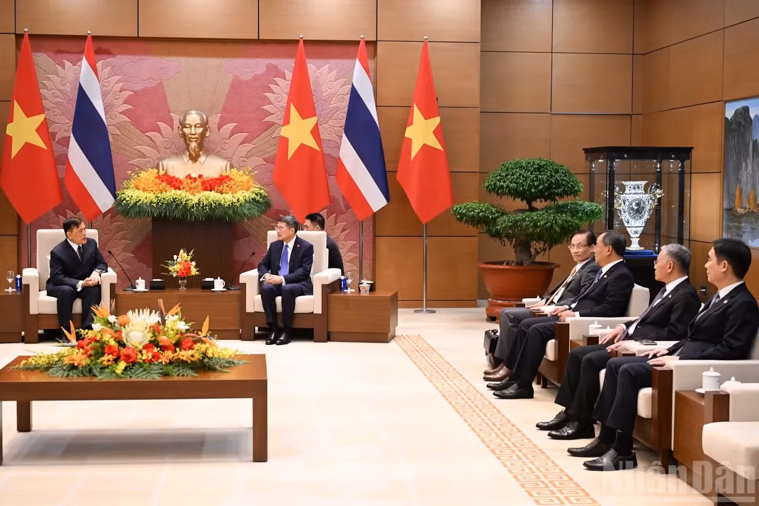 thutuong4.jpg