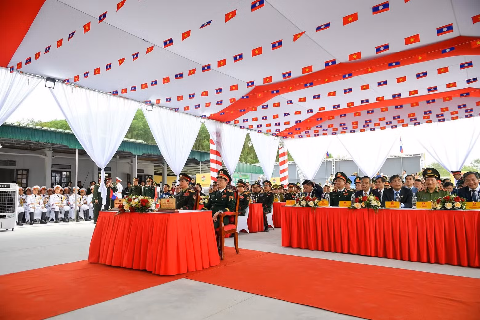 giao-luu-bien-gioi-viet-lao-107-4523.jpg