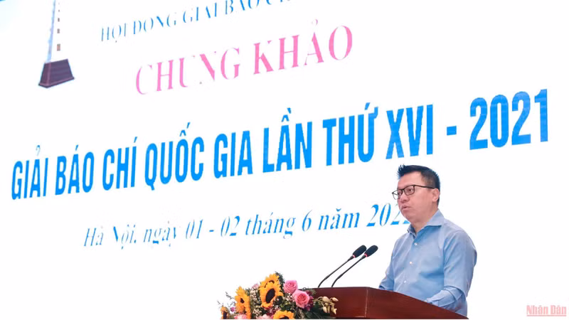 黎国明同志发言。（成达 摄）