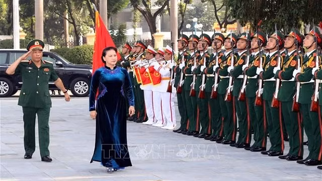 越南国会主席阮氏金银出席国防学院2018-2019学年开学典礼。