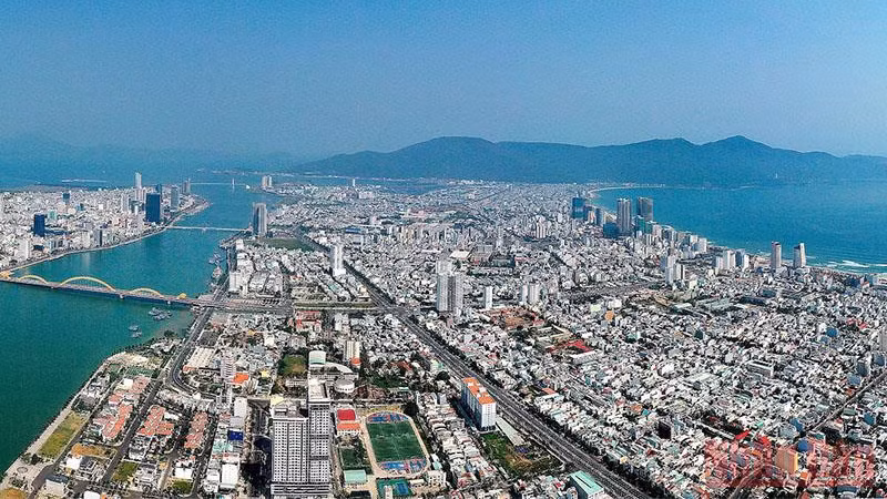 岘港市全景。