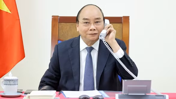 国家主席阮春福与印尼总统佐科·维多多通电话。