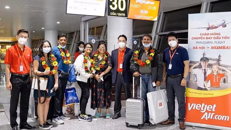 越捷航空开通河内和胡志明市至孟买直达航线。