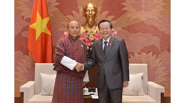 越南国会副主席冯国显会见不丹审计署审计长。（图片来源：国会官网）