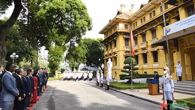 东盟会旗升旗仪式场景。（图片来源：人民军队报）