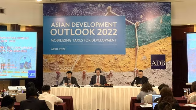 2022年越南经济发展情况和亚洲发展展望报告发布会。（图片来源：VGP）