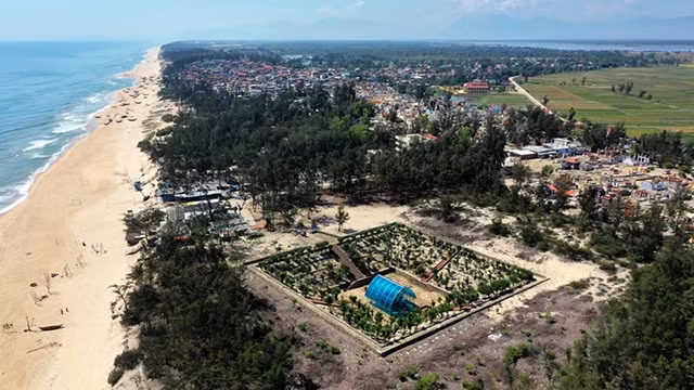 位于富旺县富延乡沿海沙丘中的富延占婆塔。