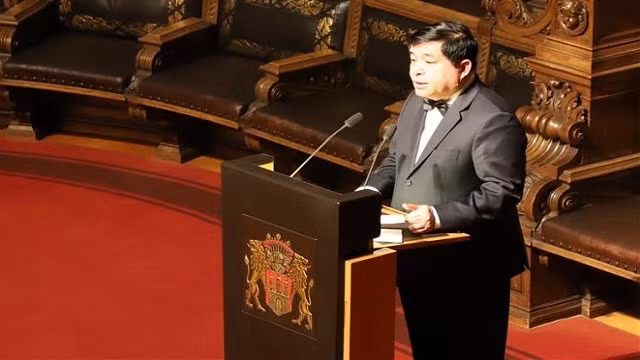 越南计划与投资部部长阮志勇在东亚友情盛宴发表讲话。