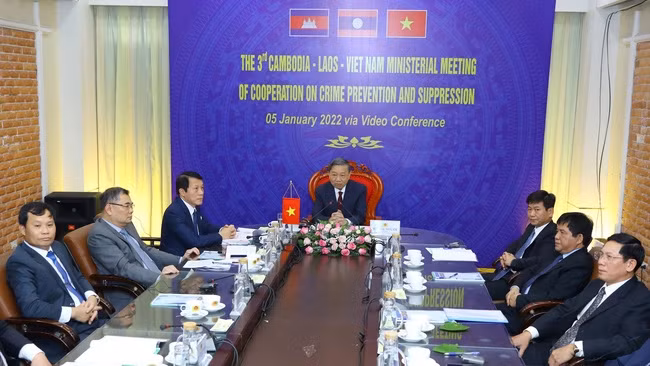 越老柬合作打击犯罪第三次会议以视频形式举行。
