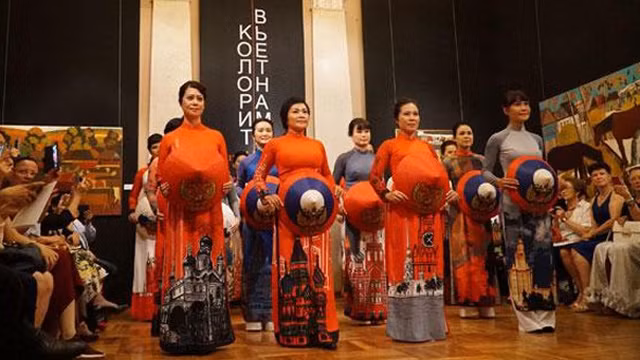 邓氏明幸设计师的作品。（图片来源：人民报网）