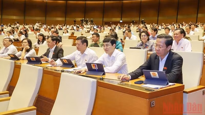 第十五届国会第三次会议场景。
