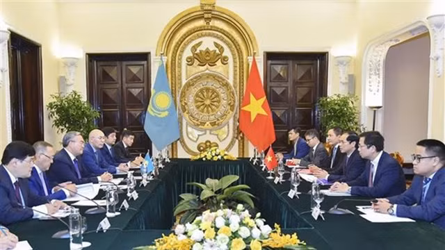 双方会见场景。（图片来源：越通社）