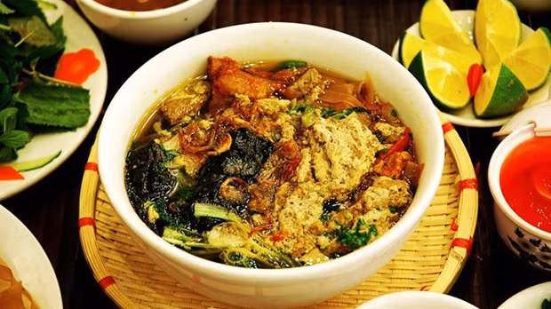 附图：海防蟹汤粉。