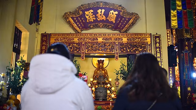 馆使寺是河内人在正月十五日最熟悉的地方之一。（图片来源：明维 摄）