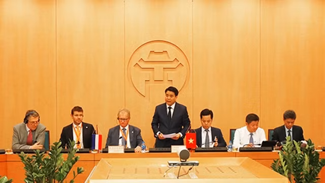 座谈会场景。（图片来源：越南共产党电子报）