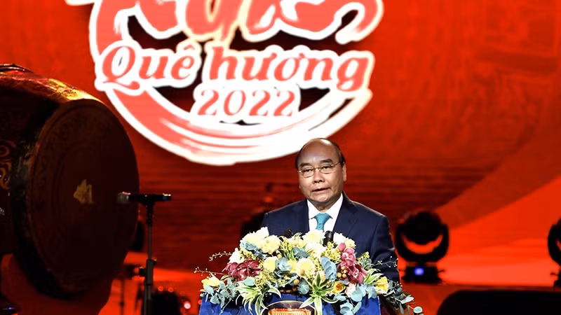 国家主席阮春福发言。