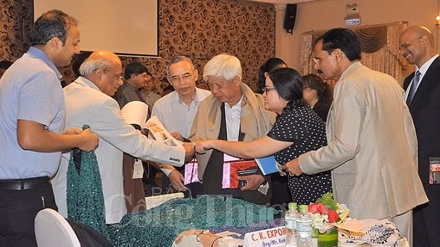 越南与印度纺织服装贸易交流会。