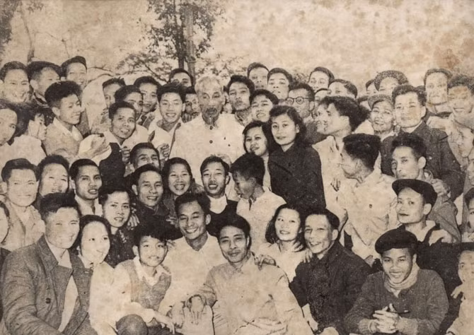 越南《人民报》社简介