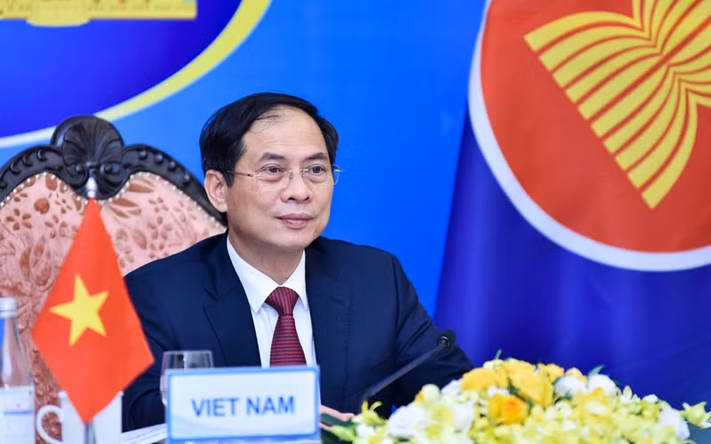 越南外交部长裴青山出席第29届东盟协调理事会会议。