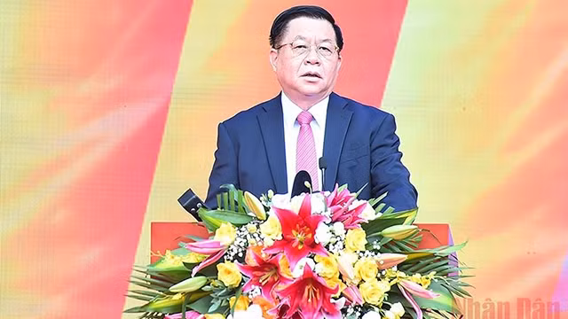 中央宣教部部长阮重义在开幕仪式上发言。
