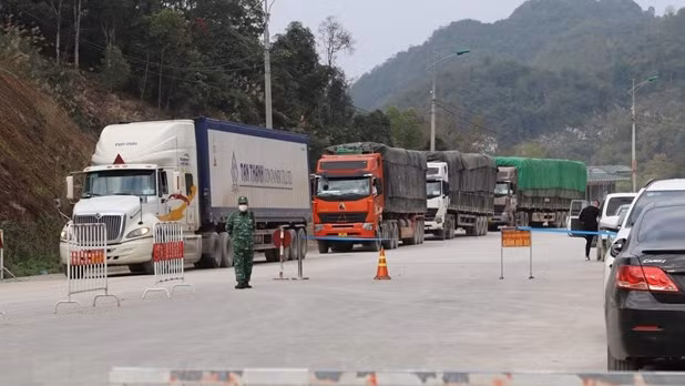 附图。
