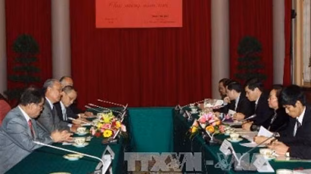 越南国家副主席阮氏缘接见日本财团主席。 (Photo: 图片来源：越通社)